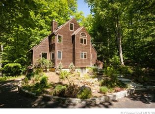 101 Den Hollow Rd, Guilford, CT 06437