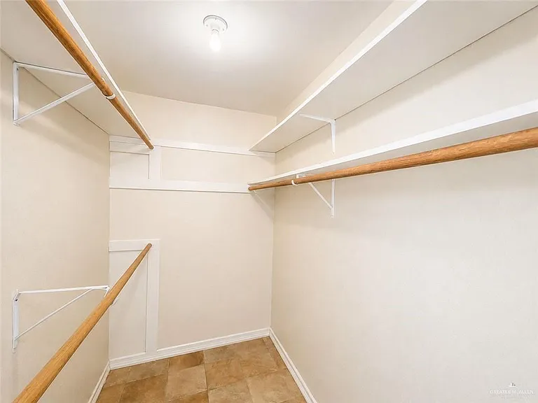 1303 W 3rd St — Photo 12