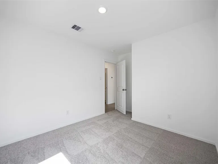385 Lucia Way — Photo 15