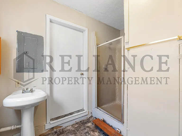 2732 N Grove St — Photo 25