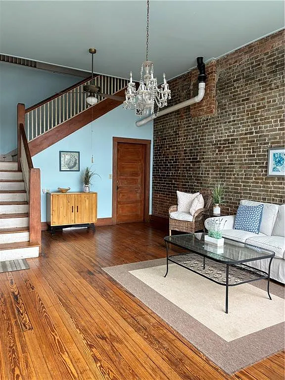 1 bed, 1.0 bath, 700 sqft, $1,100 — Photo 2