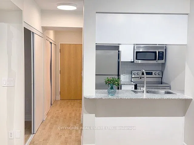 8 Scollard St #1108 — Photo 10