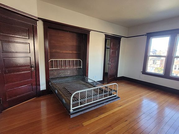 Flexible Front Bedroom with Built-In Murphy Bed