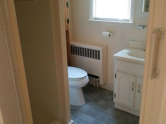 3/4 BATHROOM
