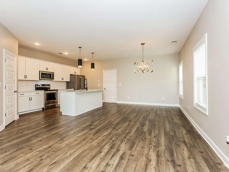 2725 Eldin Creek Dr — Photo 2