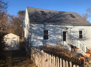 14 Jensen St, Eastport, ME 04631