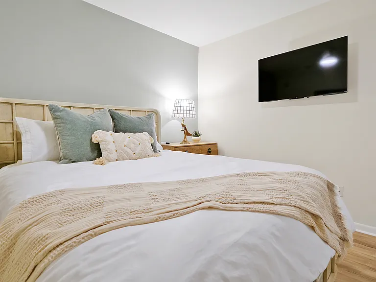 1800 Eastwood Rd #215 — Photo 21