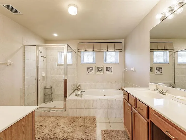 7859 Berkshire Pines Dr — Photo 25
