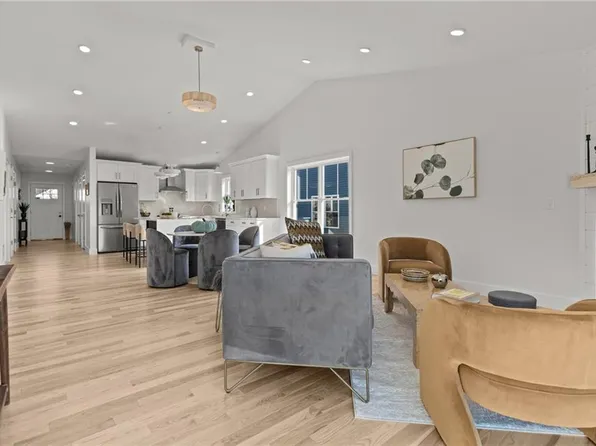 700 Sandy Ln Floor 2, Warwick, RI 02889