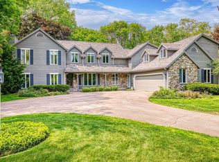 28 Lake Rd W, Menasha, WI 54952