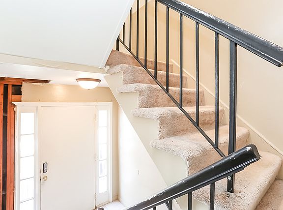 5th image of 1901 Williamsburg Dr #0