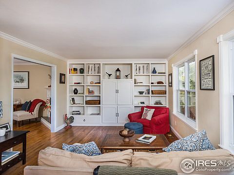 5th image of 635 W Lilac Ct