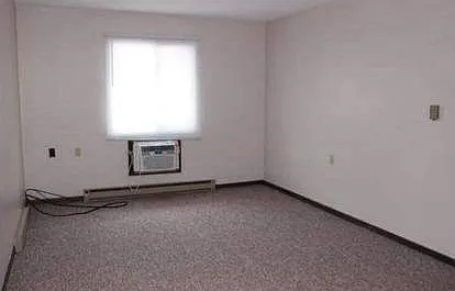 322 North Commercial Avenue - 8 — Photo 4