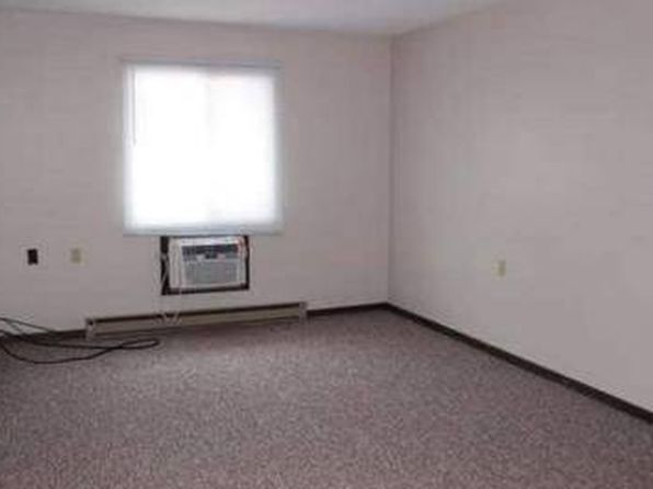 322 N Commercial Ave #7, Eagle Grove, IA 50533