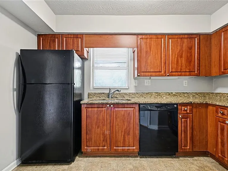 117 Brittany Ct — Photo 10