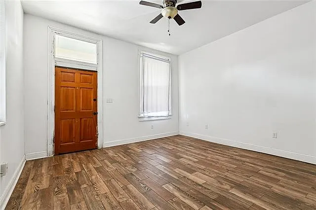2712 Marengo St — Photo 2