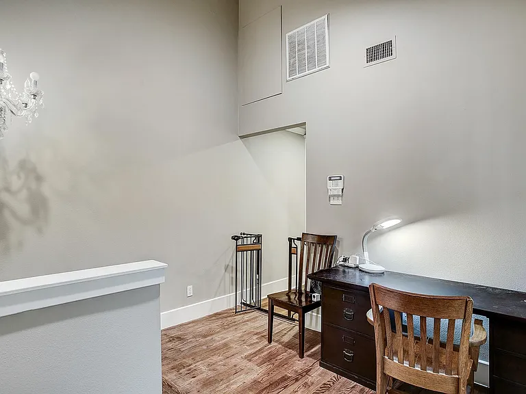 801 Le Green St — Photo 9