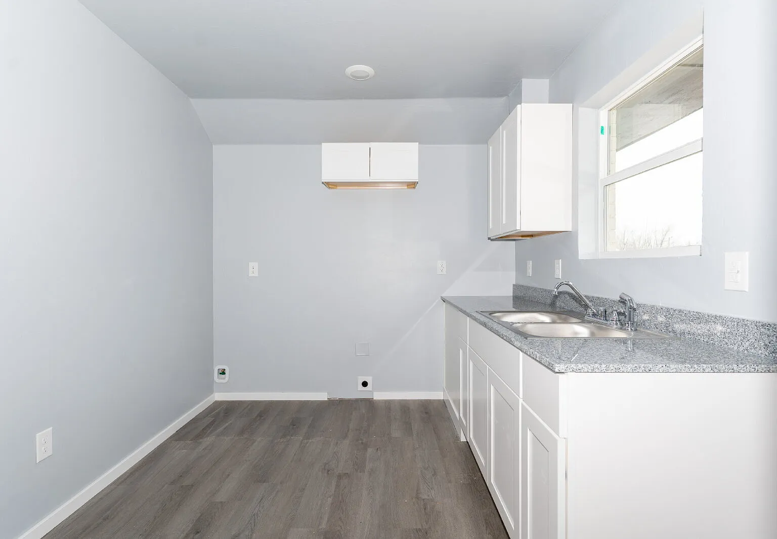 1 bed, 1.0 bath, $900 — Photo 2