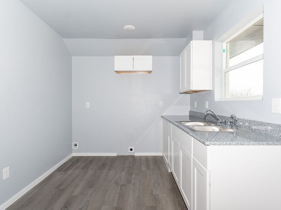 1st image of 7108 NW 14th St APT 8