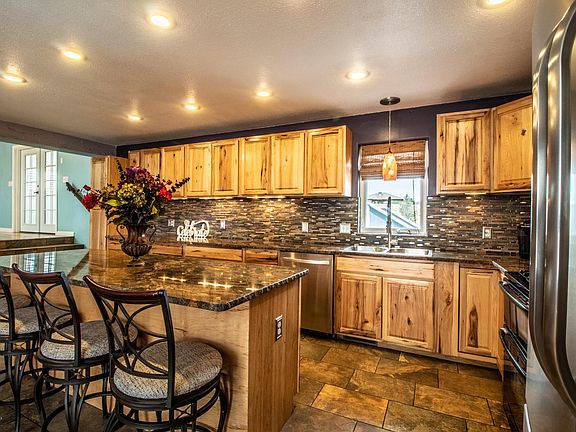4th image of 5010 Pinecroft Dr