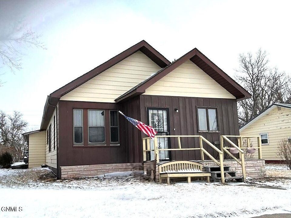 1st image of 301 Main St