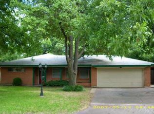 1113 Ruea Ave, Grand Prairie, TX 75050