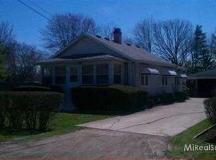 4090 Tuxedo Dr, Warren, MI 48092