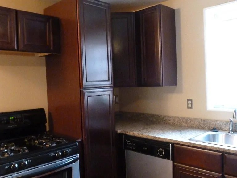 321 N Almond St #B — Photo 7