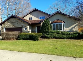 2540 Benton St, Palatine, IL 60067