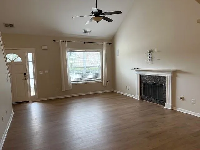 102 Lexington Parke Dr — Photo 3