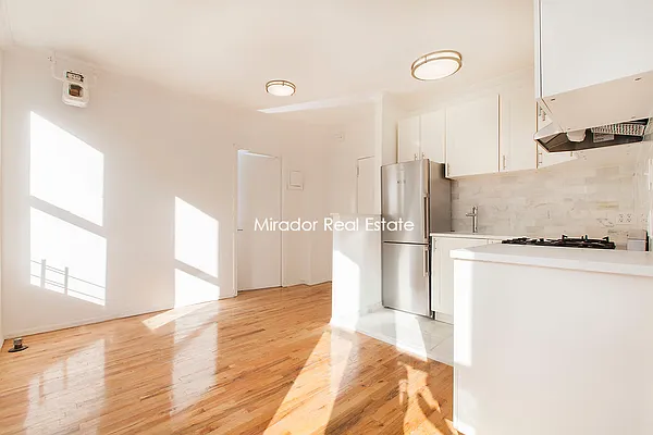 Rented by Mirador Real Estate | media 7