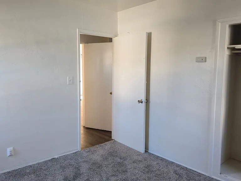 1520Norm — Photo 5