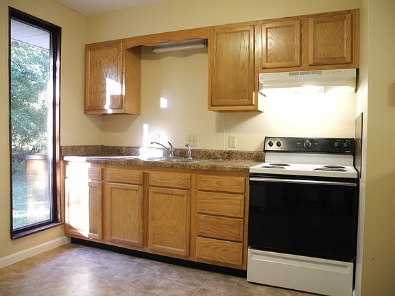 3rd image of 108 Kim St APT 2