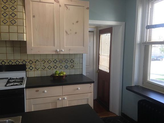 2nd image of 4031 Cresson St