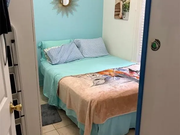 2347 81st Street image 3 of 8