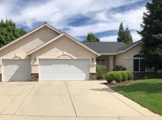 2340 Warm Spring Ln, Redding, CA 96003