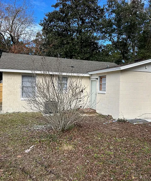 209 Carver St — Photo 18