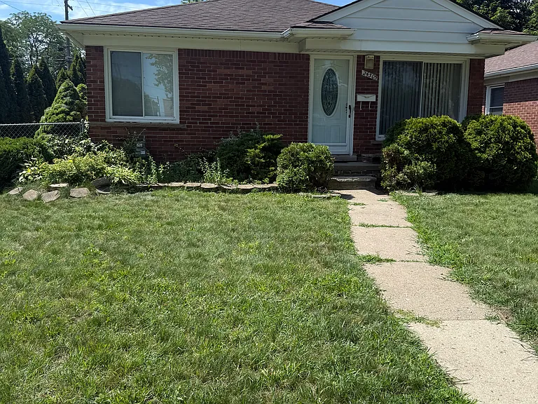24305 Carlysle St — Photo 1