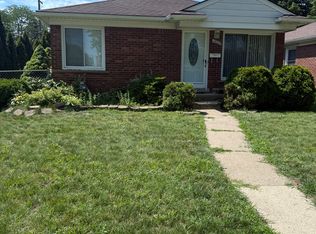 24305 Carlysle St, Dearborn, MI 48124