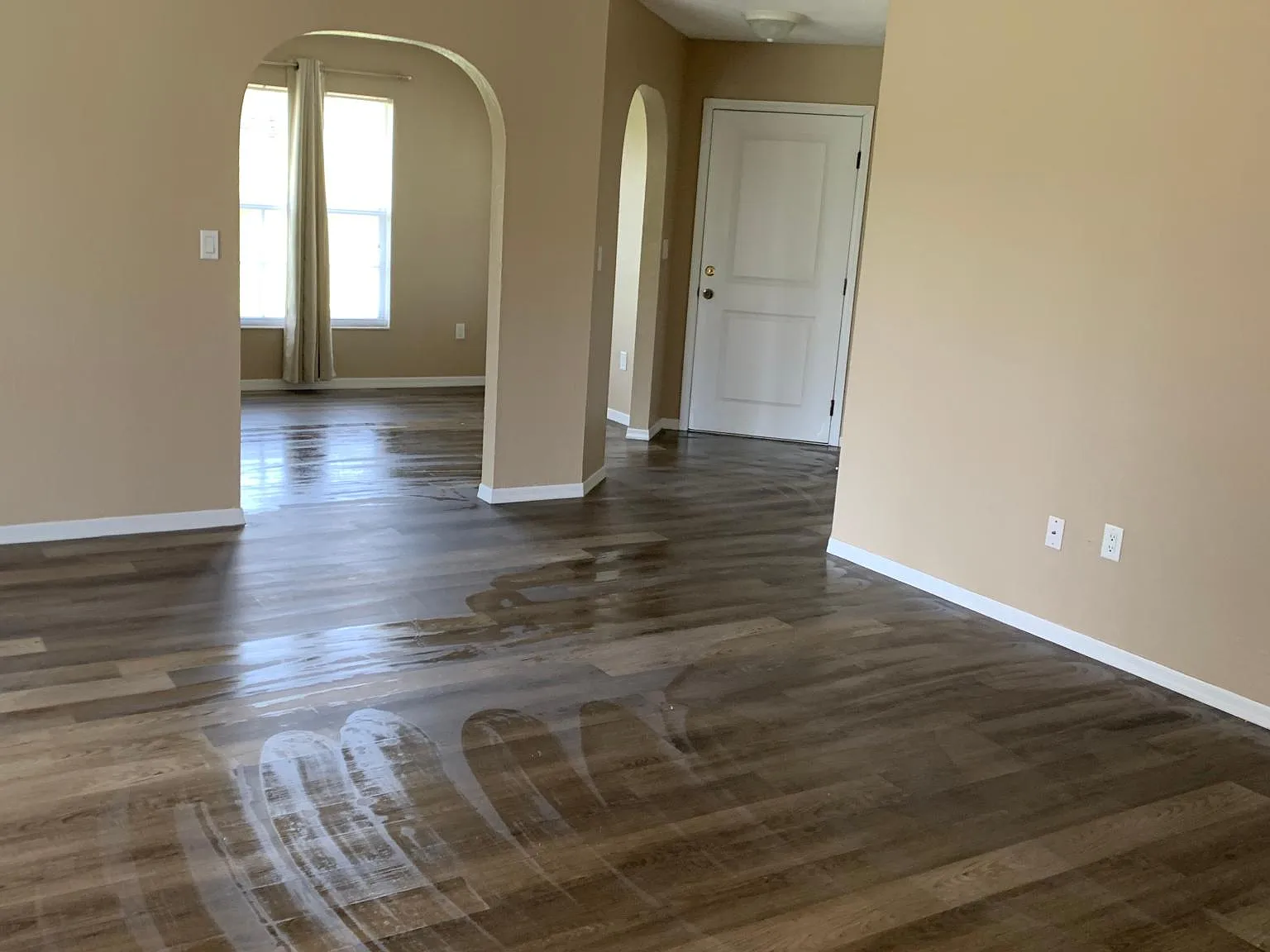 1039 Bismarck Rd — Photo 3