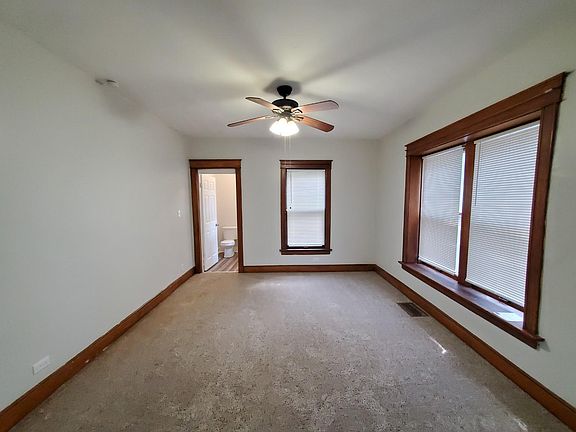 5th image of 129 Spruce Ave
