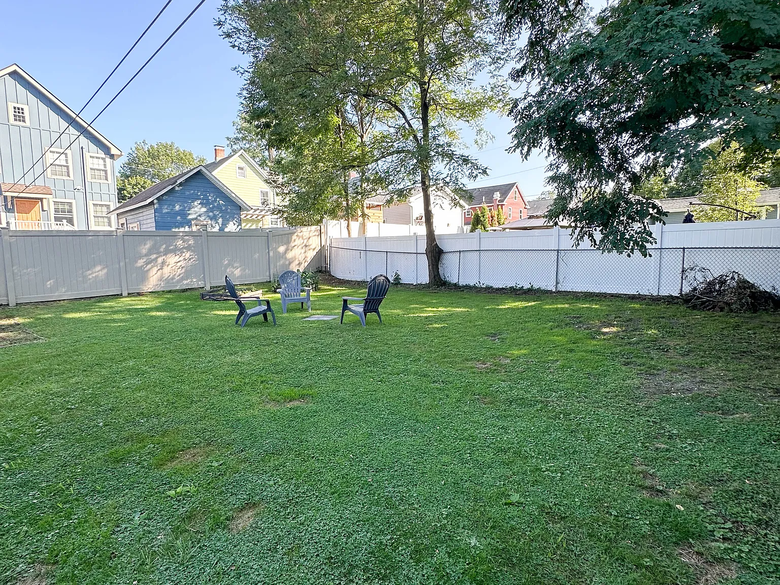 3 bed, 1.5 bath, 1200 sqft, $3,750 — Photo 3