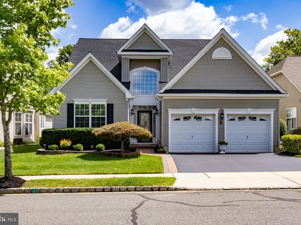 5 Captiva Ct, Hamilton, NJ 08691