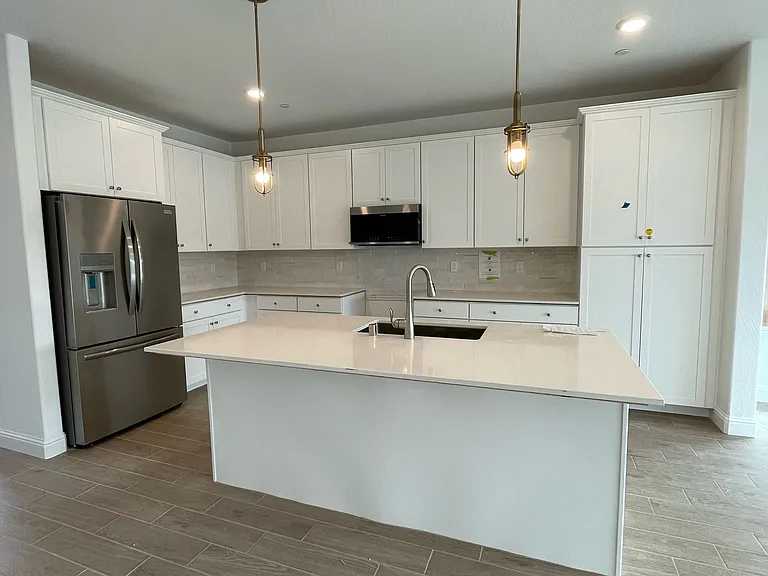 2573 W Claridge Way — Photo 4