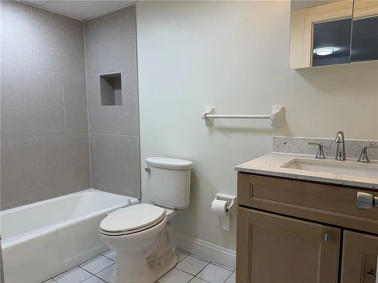 1190 Charles St #6 — Photo 8
