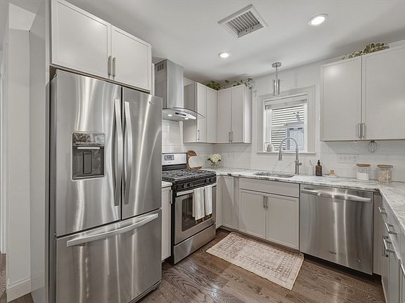 5th image of 22 Otis St #1