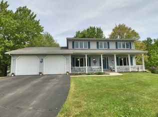 7601 Woodsmoke Rd, Wausau, WI 54401