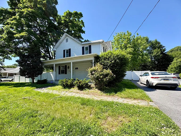 6550 Somerset St — Photo 2