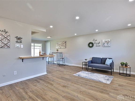 4th image of 5903 Corsica Dr