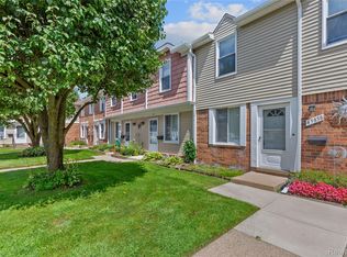 45858 Kensington St, Utica, MI 48317